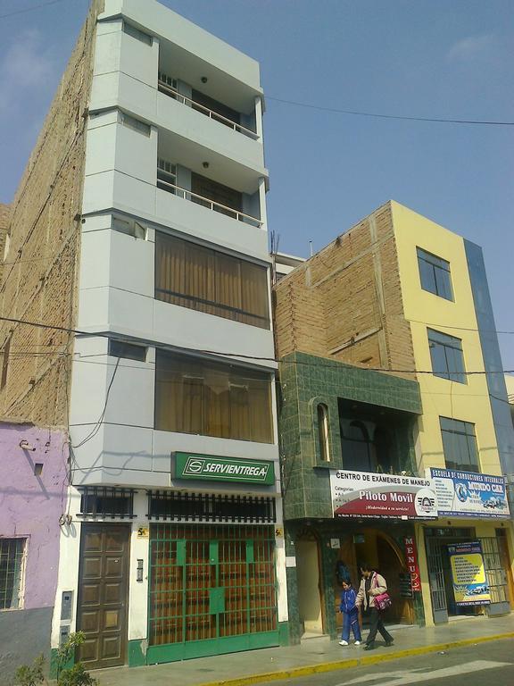 Strenua Santa Maria Suites Trujillo Exterior foto