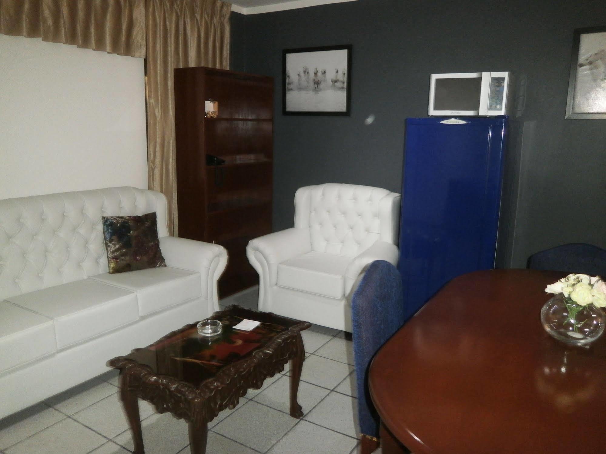 Strenua Santa Maria Suites Trujillo Exterior foto