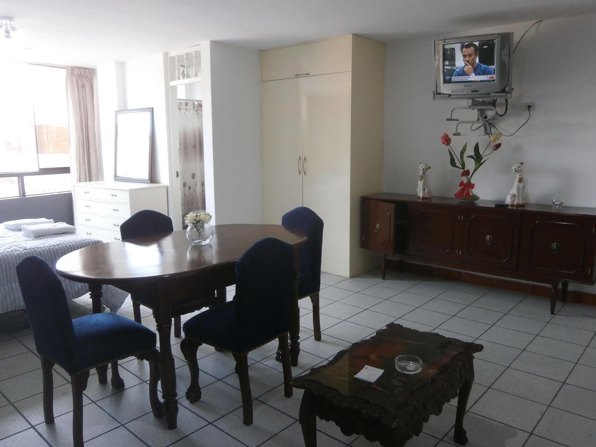 Strenua Santa Maria Suites Trujillo Exterior foto
